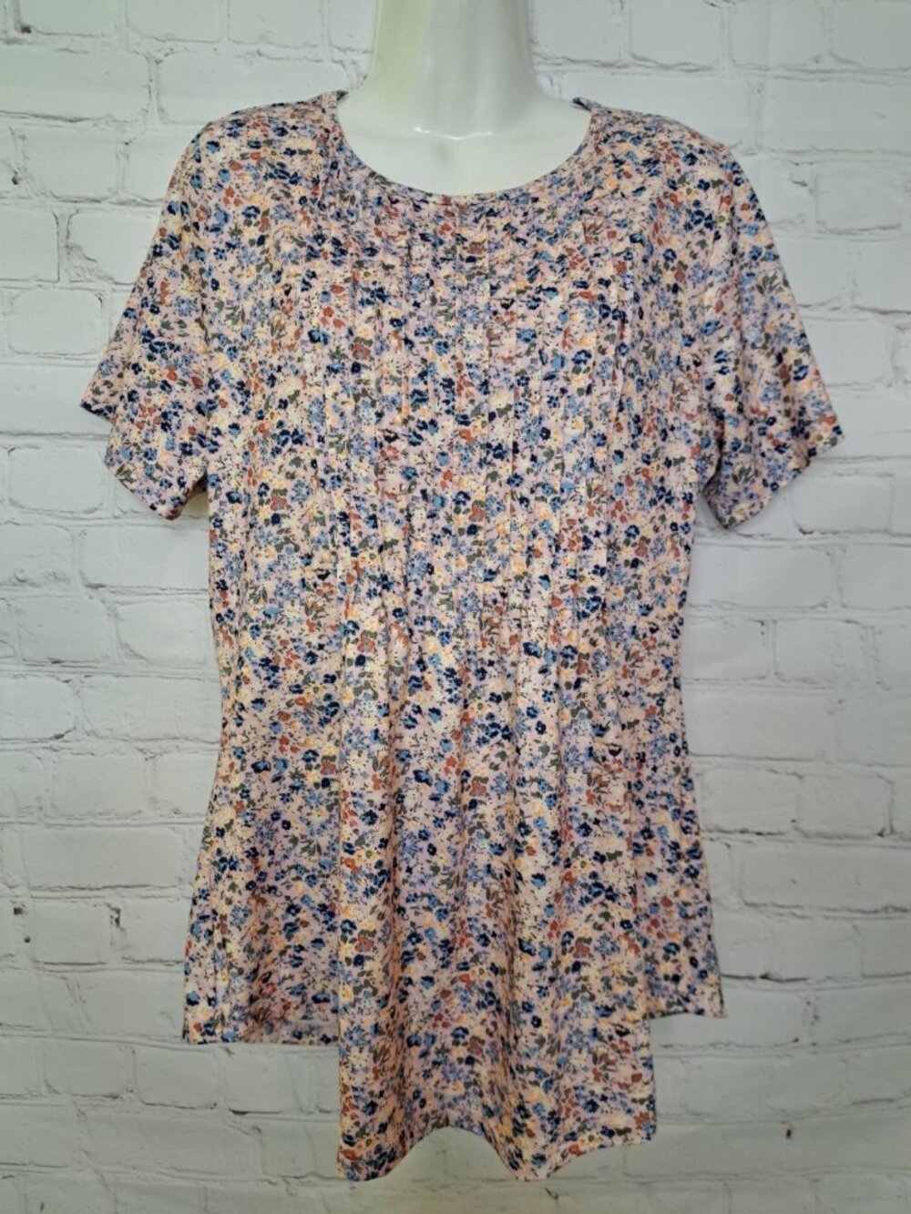 Fantaslook Floral Print Pleated Tunic Top Size Medium